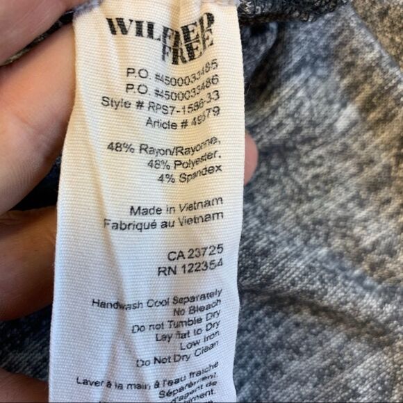 Aritzia Wilfred Free Gray Heathered long sleeve slit open back top Sz XS - Picture 8 of 11